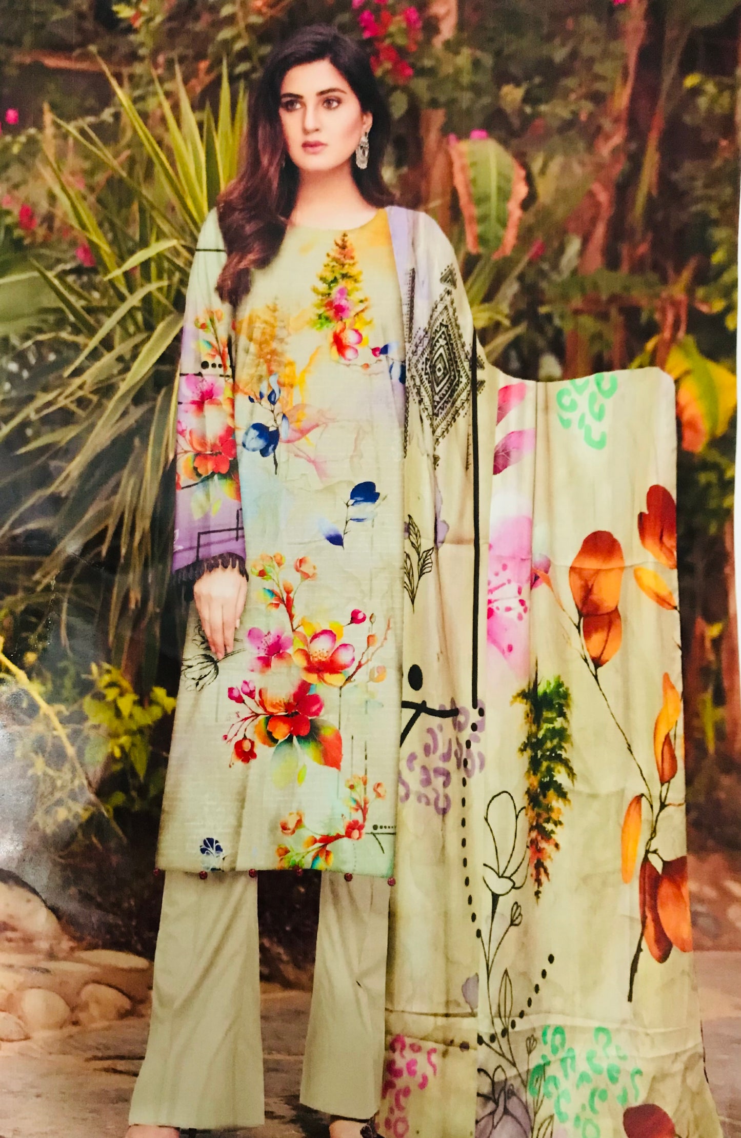 SANA SAFINAZ PRIMIUM LAWN  (Digital Print Lawn Bana Dora Shirt With Voil Dupatta)